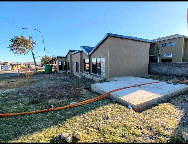 0 BEDROOM HOUSE FOR SALE IN MEADOWLANDS EAST